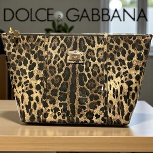 🔥NEW ITEM!🔥EUC Dolce and Gabbana Leopard Print Animal Miss Escape Tote Bag